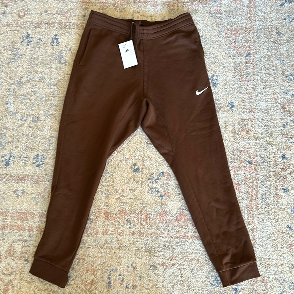 Nike Men’s sweatpants brown NWT Perfect for Fall! 🍂🍁